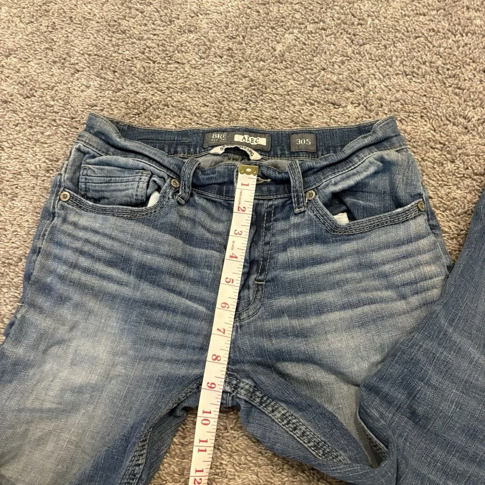 BKE Buckle Alec Men's Straight Flex Fit Blue Jeans Size 30s ( 30x30 ) Whiskered